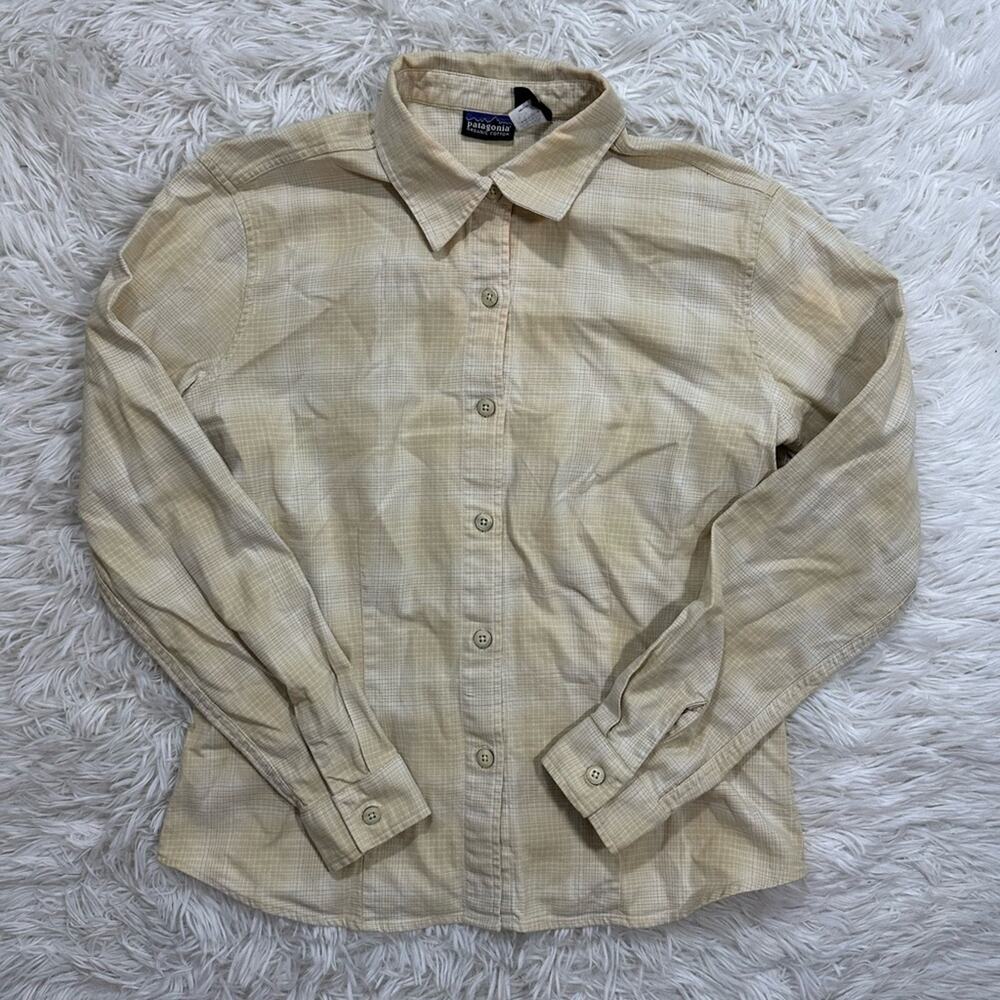 Patagonia Women’s Button Up Long Sleeve Plaid Shirt Beige and White Size Medium